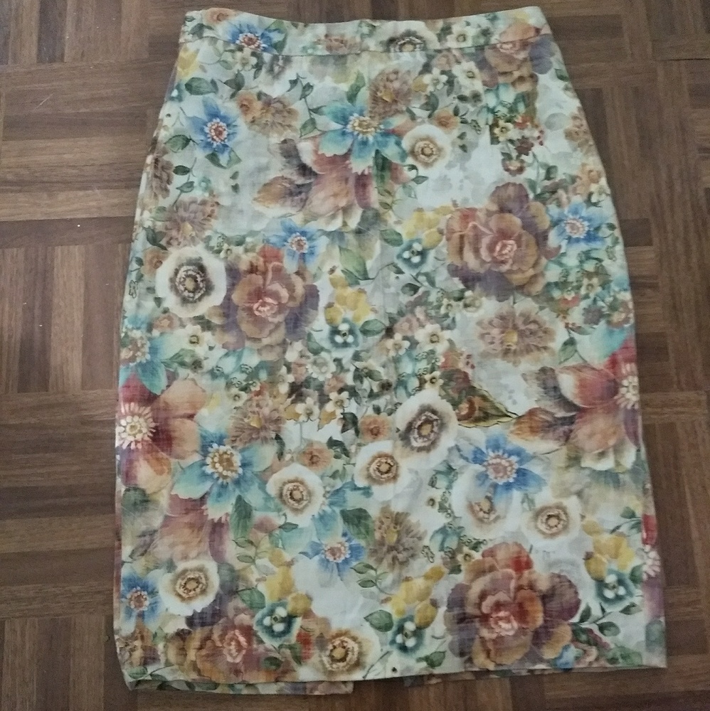 Pencil floral print skirt